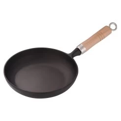 Iwachu Nambu Cast Iron Omelete Pan