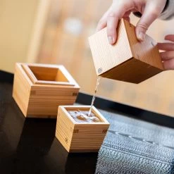 Miranda Style Omoeraku Handcrafted Japanese Cedar Sake Server -Professional Furniture And Kitchen Supplies Store MirandaStyleOmoerakuHandcraftedJapaneseCedarSakeServer 3