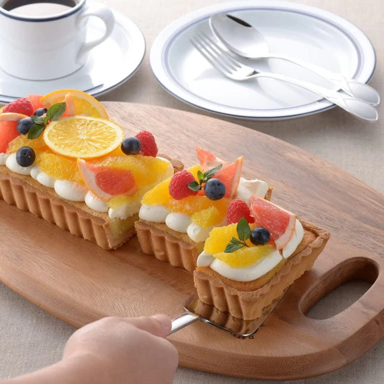 KEVNHAUN Oval Cutting Board & Cake Tray 5 KEVNHAUN Oval Cutting Board & Cake Tray - Image 3